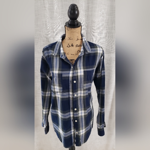 OLD NAVY BUTTON DOWN - Picture 1 of 6